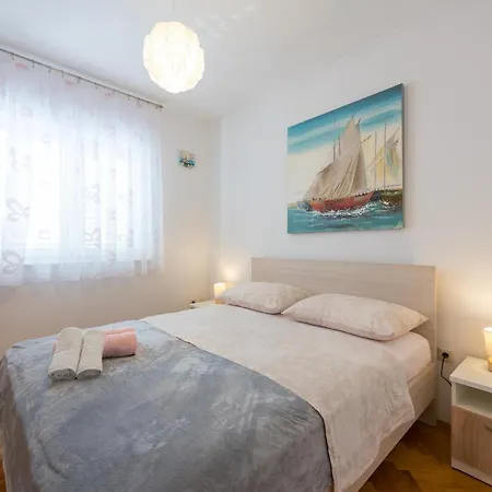 La Sierra *mini Pools Apartment* Apartman *
