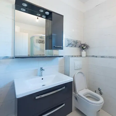 Апартаменты La Sierra *mini Pools Apartment* Трогир