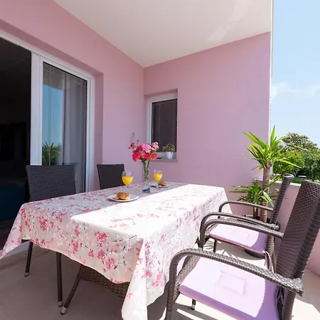 Apartman La Sierra *mini Pools Apartment* Trogir