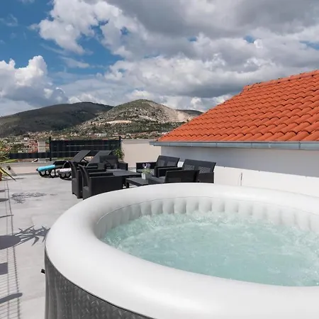 La Sierra *mini Pools Apartment* Trogir