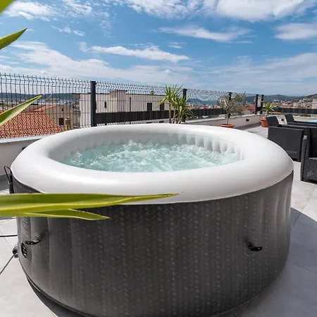 La Sierra *mini Pools Apartment*