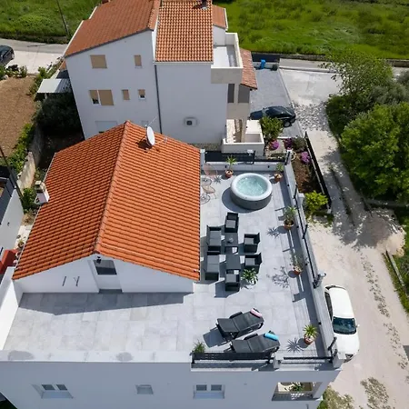 La Sierra *mini Pools Apartment*