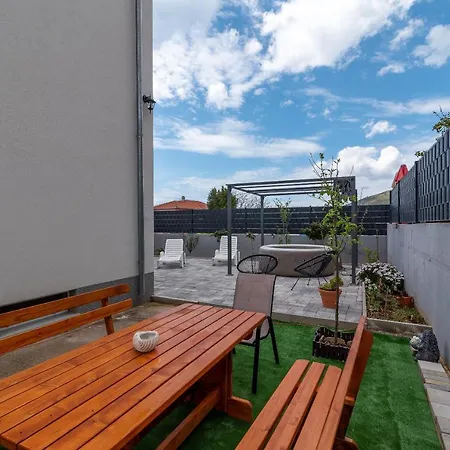 La Sierra *mini Pools Apartment* *