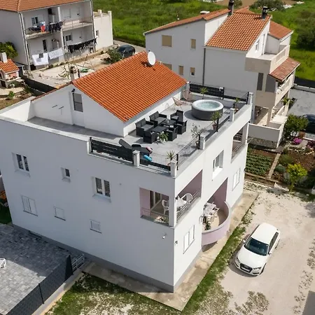 Apartman La Sierra *mini Pools Apartment* *