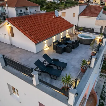Апартаменты La Sierra *mini Pools Apartment* *